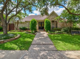 11902 Carriage Hill Dr, Houston, TX 77077