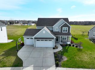 550 Greystone Dr, Port Washington, WI 53074