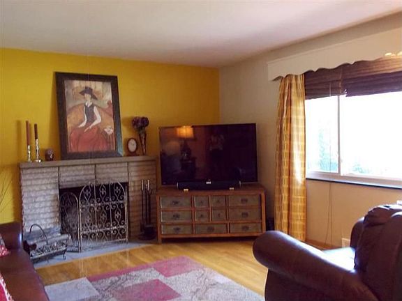4th image of 3858 Maryknoll Dr