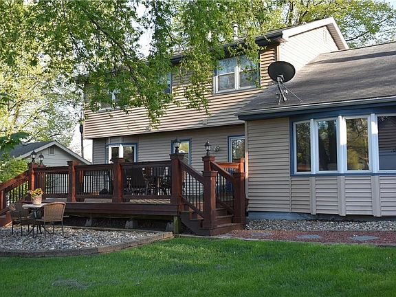 3rd image of 3443 Brookview Dr