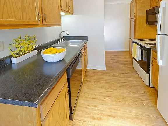 4th image of 1790 Crittenden Rd APT 5