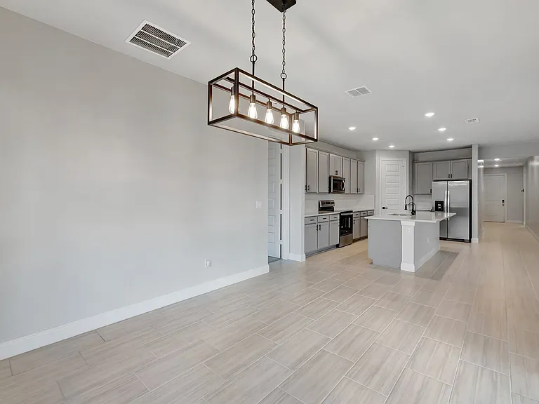 8606 Dahlia Cir — Photo 11