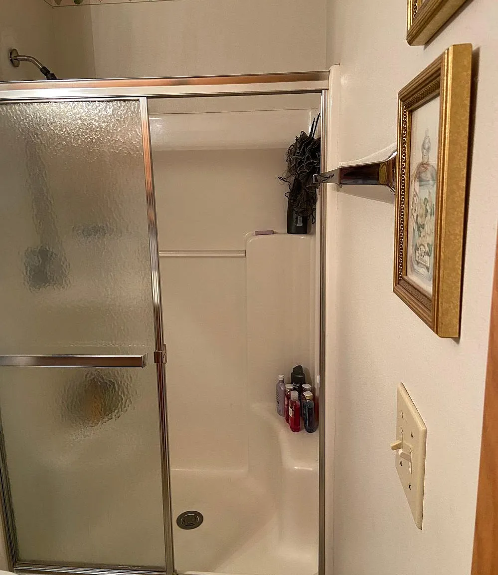 3 bed, $2,300 — Photo 4
