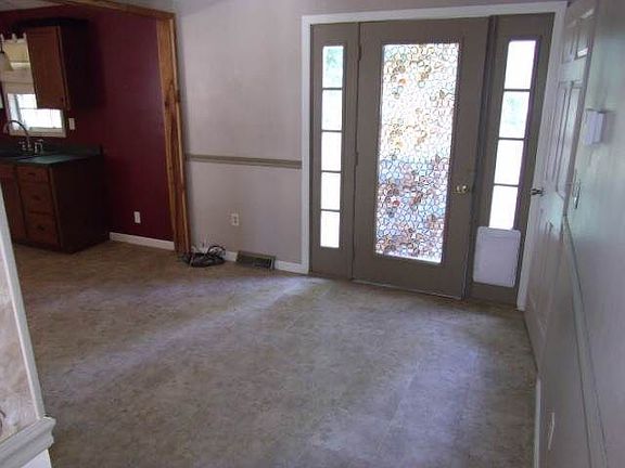 4th image of 120 Cody Ln