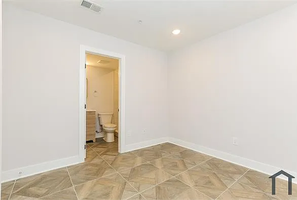 429 E Upsal St #3 — Photo 11