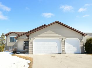 1523 Park Dr SE, East Grand Forks, MN 56721