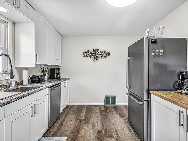 1704 S 21st St — Photo 13