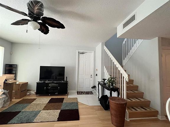 3rd image of 161 Rivinia Dr