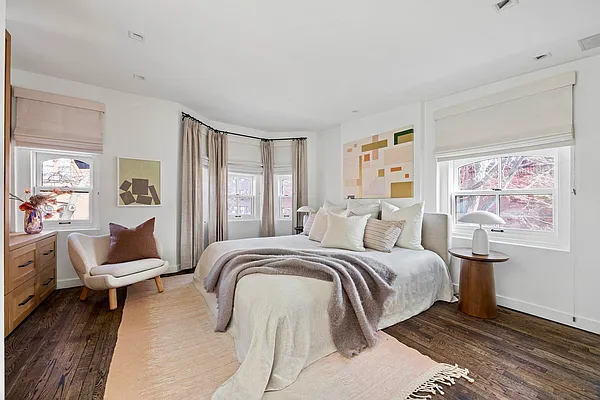 Sold by Compass | media 16