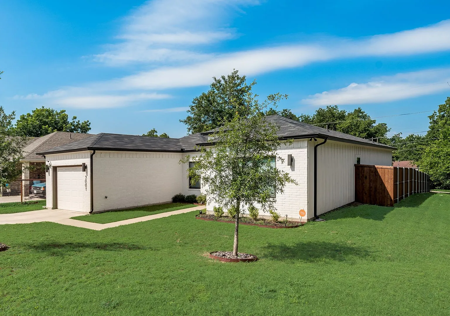 Beautiful Dallas home built in 2021! — Photo 2