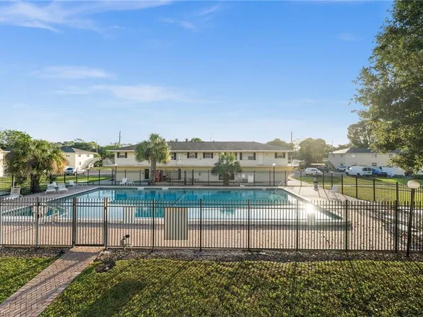 3325 Airport RD N #J8, NAPLES, FL 34105