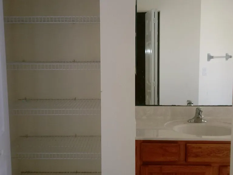 229 SW Chelsea Ter — Photo 20