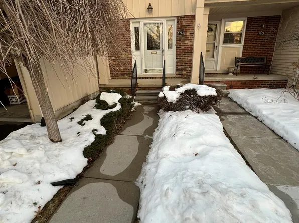 5224 Breeze Hill Pl #96, Troy, MI 48098