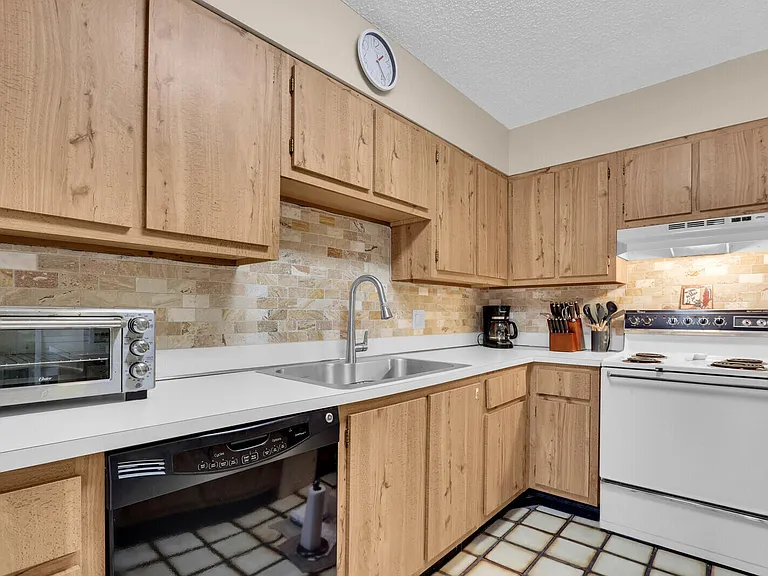1420 Ocean Way #7D — Photo 17
