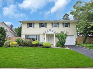61 Todd Ct, Huntington Station, NY 11746