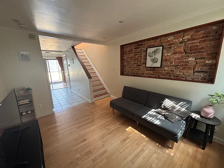 1249 Knox Ct — Photo 3