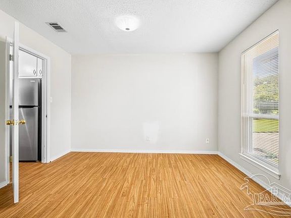 4th image of 4850 Balmoral Dr