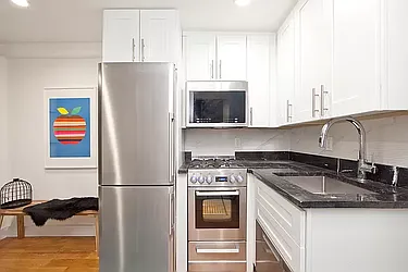 Rented by R New York