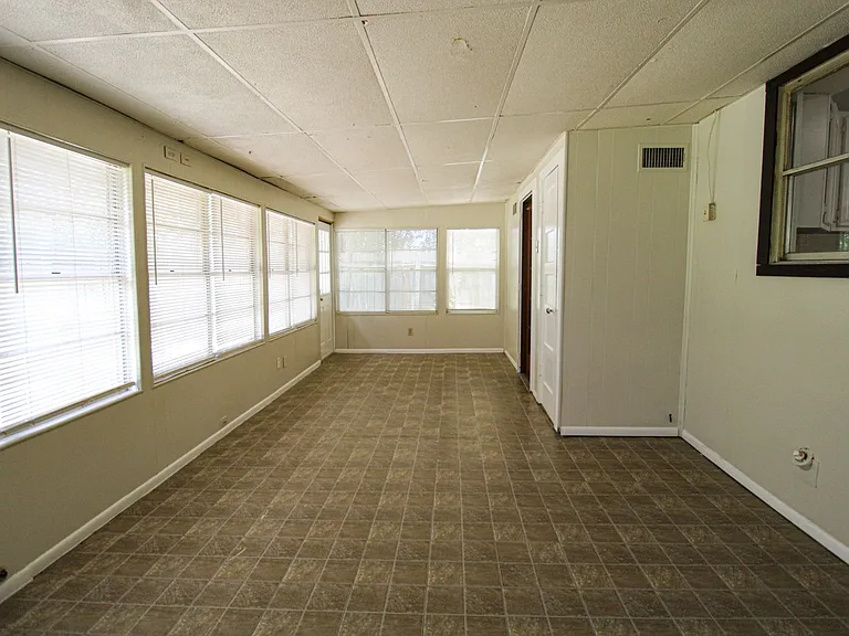 4102 Waikiki Dr — Photo 11