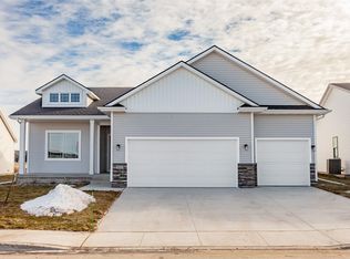 9632 Thorton Dr, Johnston, IA 50131