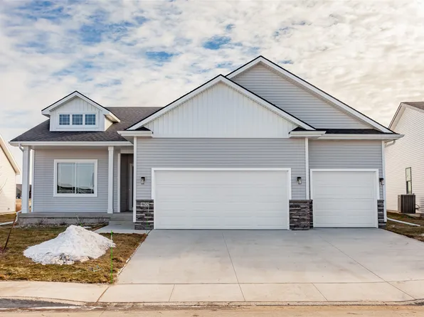 9632 Thorton Dr, Johnston, IA 50131