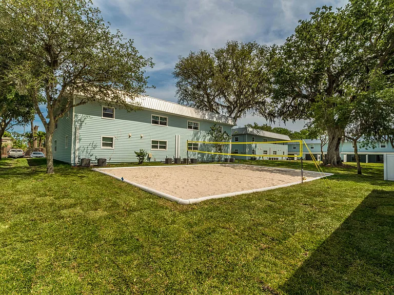 Surf Apartments — Photo 20