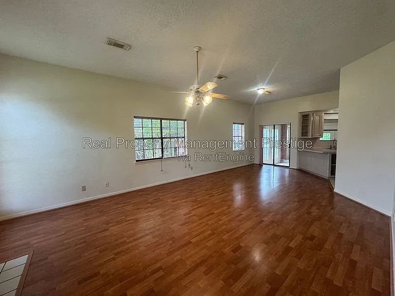 4422 Egret Dr — Photo 2