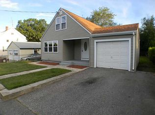129 Burrington St, Woonsocket, RI 02895