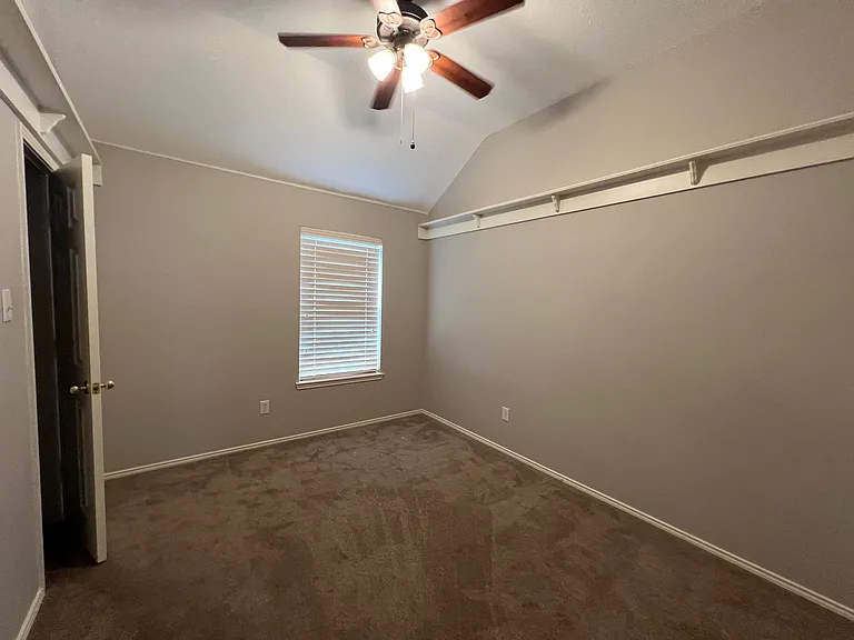 5820 Chatham Ln — Photo 18