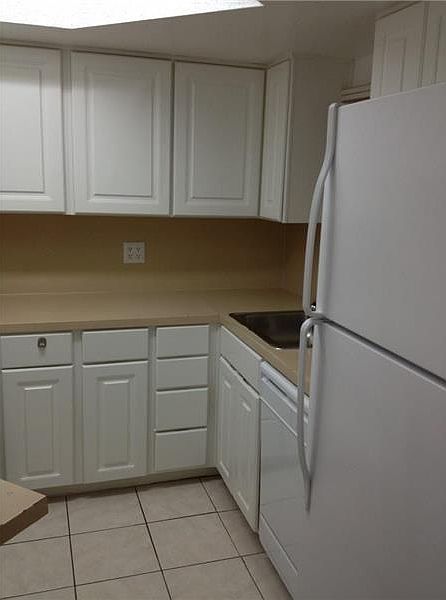 1st image of 8215 Lake Dr