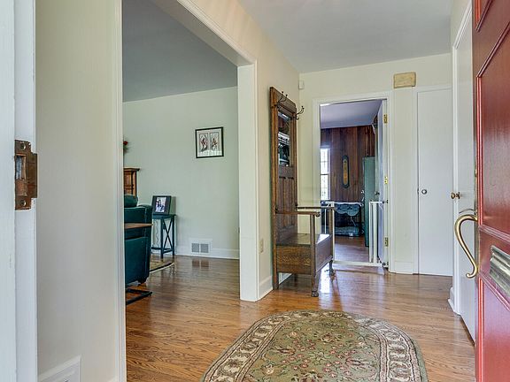 5th image of 1345 Belmeade Dr