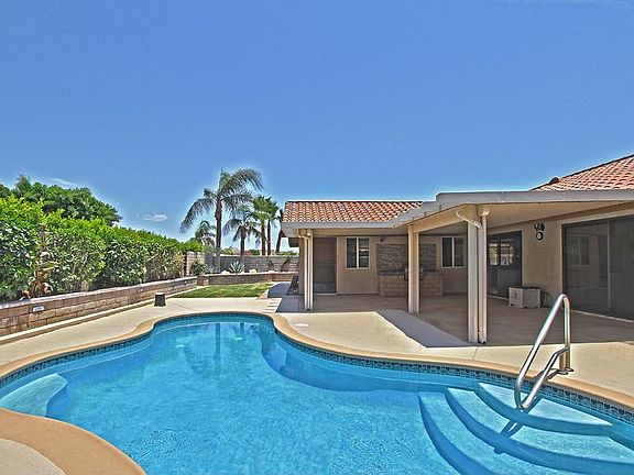 3rd image of 1488 E Adobe Way