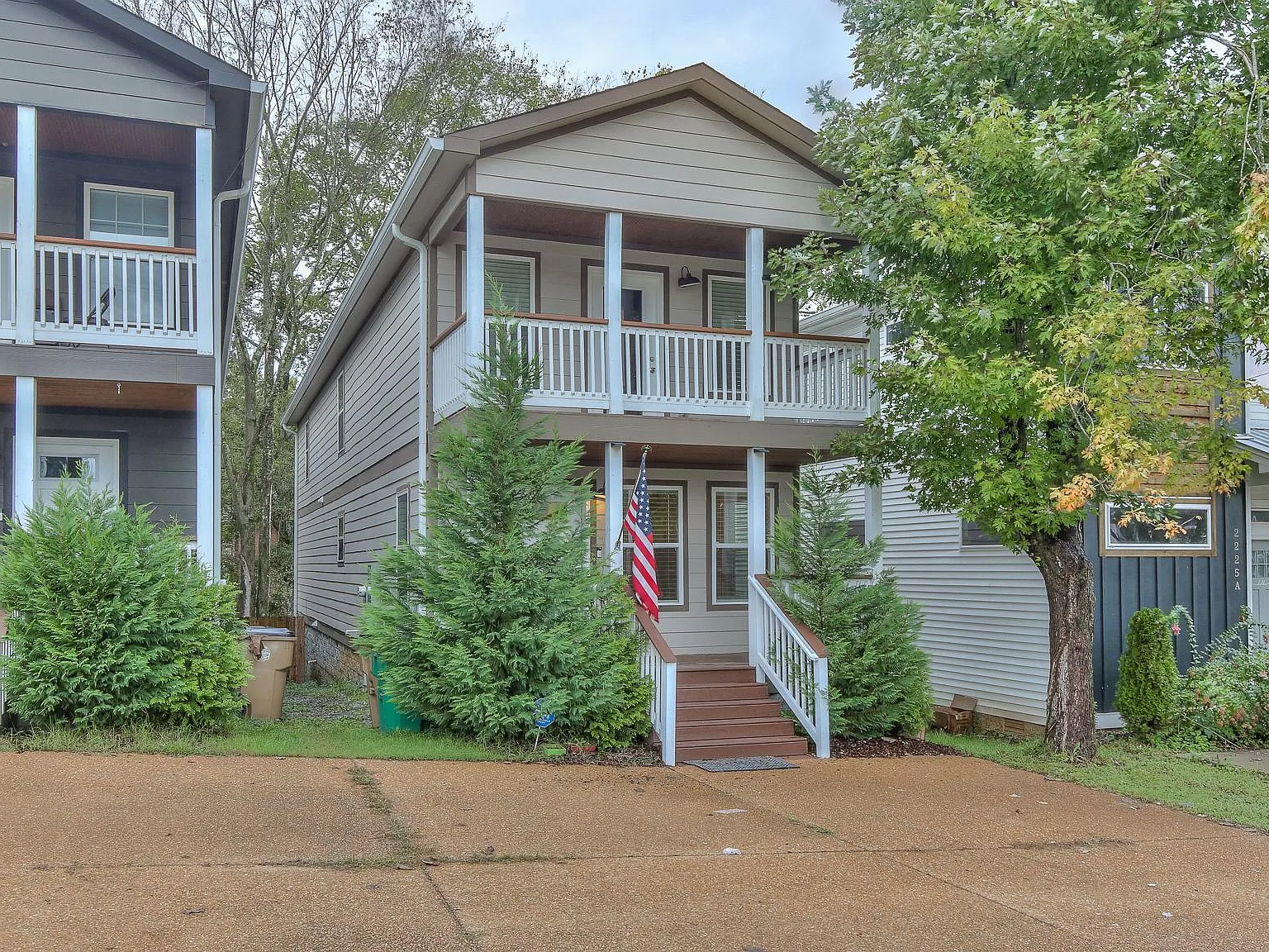 4 bed, 1981 sqft, $2,999 — Photo 2