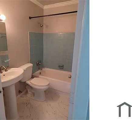 561 NW 21st Ct — Photo 10