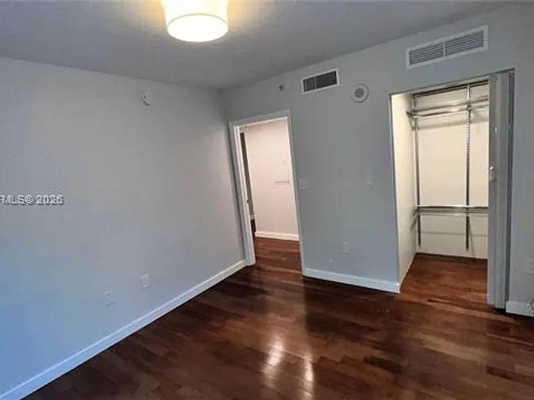 31 SE 5th St #411 — Photo 25