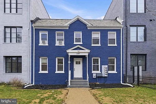 221 20th St NE Photo 1