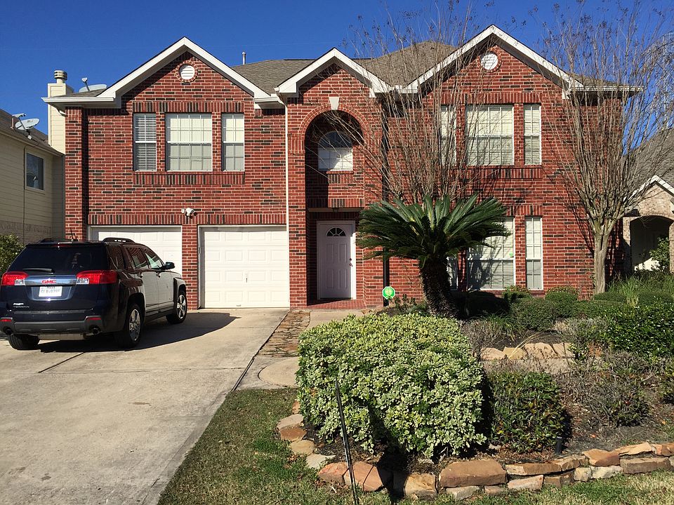 5 Bedroom home near Willowbrook Mall