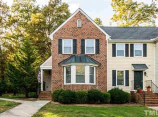 30 Forest Gln, Chapel Hill, NC 27517