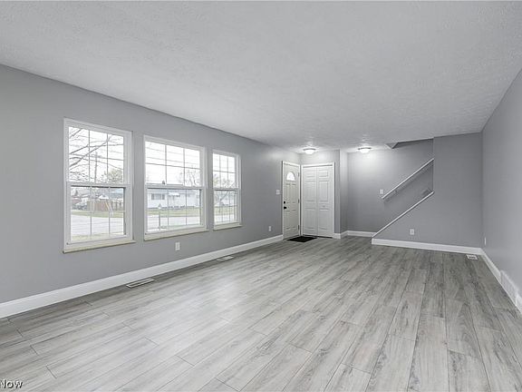 4th image of 5925 Westbrook Dr
