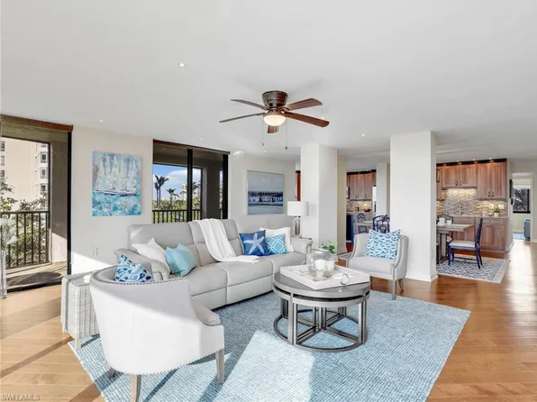 11030 Gulf Shore Dr APT 202, Naples, FL 34108