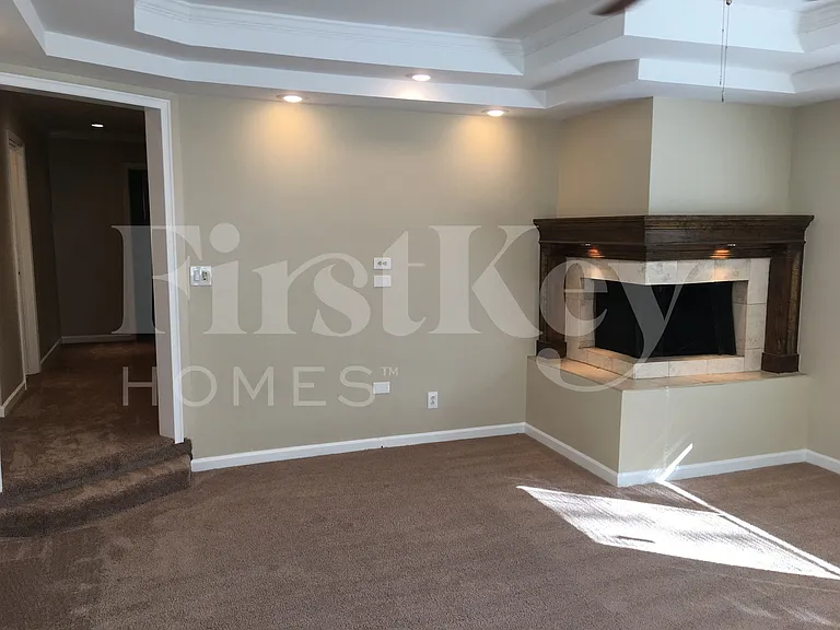 3393 Woods Dr — Photo 9