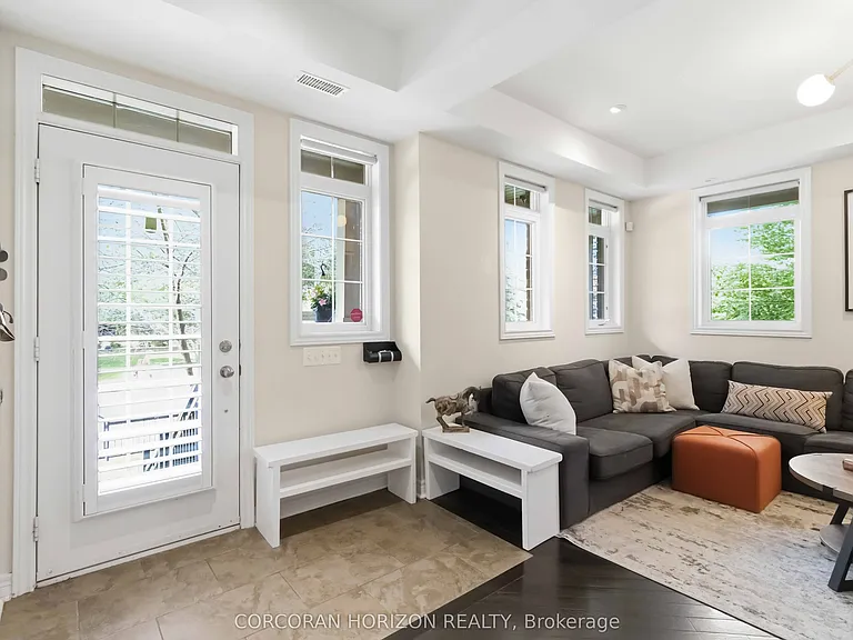 99 Erskine Ave — Photo 4