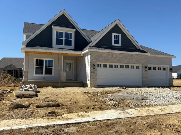 1205 Willowgrove Ln, Mahomet, IL 61853