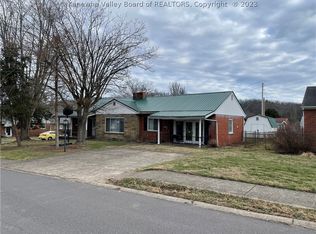 307 Ada Dell Ave, Hurricane, WV 25526