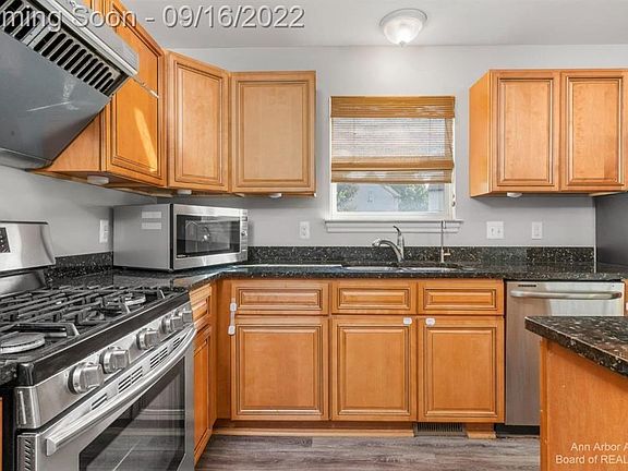 3rd image of 4324 Cloverlane Dr