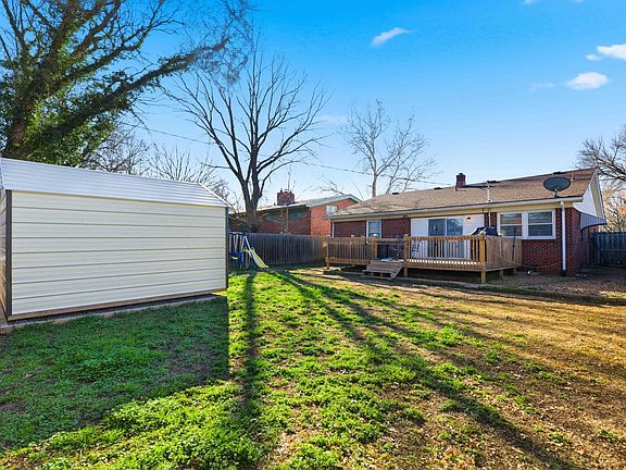 5th image of 1004 Inverness Dr