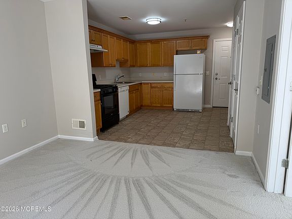 4th image of 113 Liddle Avenue #113