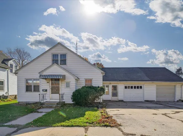 608 H Ave, Grundy Center, IA 50638