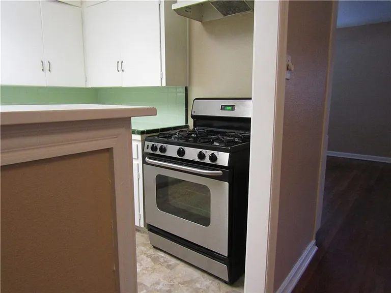 3715 Hollywood Ave — Photo 12