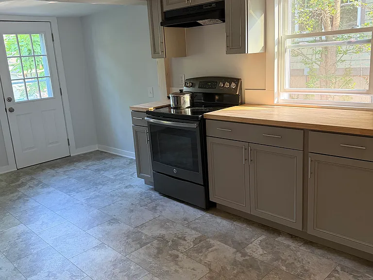 25 Ridge Ave — Photo 8